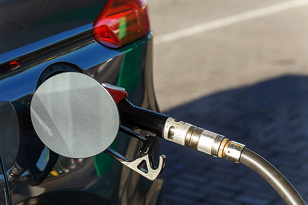 포토 JPG 해외이미지 손 산업 도로 여행 비즈니스 교통시설 자동차 통 손잡이 사람없음 야외 빨간색 경제 환경 힘 장비 운전 에너지 오염 역 기름 휘발유 석유 가격 서비스 파이프 탱크 연료 가스 호스 펌프 모터 노즐 디젤 생태학 자동 해외202309 해외포토 교육 길 음식 육상교통 컬러 교통 모션 신체부위 시설 파일형식