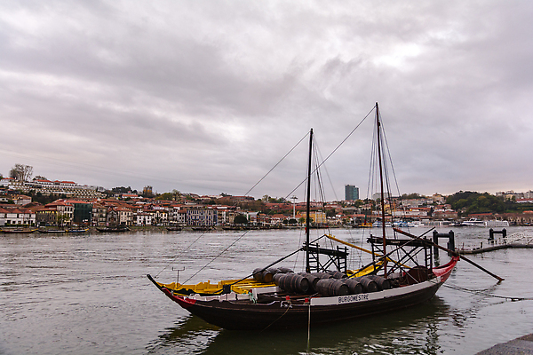 포토 JPG 해외이미지 전통 유럽 문화 여행 건축양식 하늘 거리 주택 풍경 사람없음 건물 빨간색 관광지 강 도시풍경 와인 일몰 도시 역사 재산 도심 포르투갈 장면 지역 포트 타운 스카이라인 구시가지 도루강 랜드마크 옛날 해외202309 해외포토 건축물 건축 나라 컬러 주류 금융 노을 파일형식