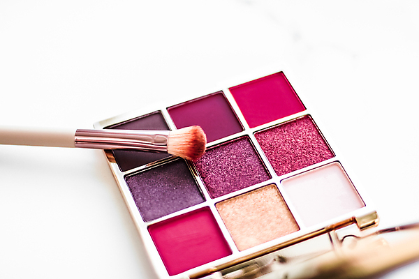 포토 JPG 해외이미지 백그라운드 사람없음 세트 뷰티 화려 대리석 아이섀도 메이크업브러쉬 해외202309 해외포토 컨셉 재료 화장품 붓 파일형식