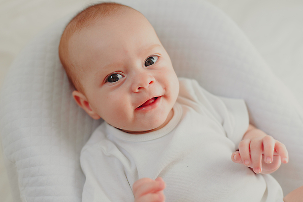 포토 JPG 해외이미지 백인 행복 얼굴 어린이 가족 광고판 건강 사랑 한명 사람 소년 뷰티 약 고통 육아 자유 아기 신생아 달콤 작음 기저귀 거짓말 돌봄 천진난만 목업 카피스페이스 안락 해외202309 해외포토 서양인 1 남자 감정 컨셉 의학 관계 모션 알림판 신체부위 공백 아기용품 맛 크기 판 파일형식