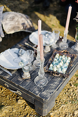 포토 JPG 해외이미지 모양 디자인 꽃 리본 커피 음식 컬러 결혼 백그라운드 공 탁자 결혼식 휴가 디저트 발렌타인데이 사탕 선물 사랑 사람없음 목재 장식 빨간색 파란색 상자 갈색 파티 과자 우주 케이크 초콜릿 축제 수확 시골 축하 달콤 설탕 연도 복고 옛날 카피스페이스 해외202309 해외포토 나무 식물 감정 음료 가구 컨셉 농업 재료 데이이벤트 이벤트 공백 맛 파일형식