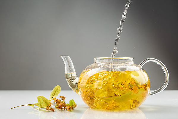 포토 JPG 해외이미지 꽃 음료 백그라운드 잎 유리 주전자 건조 건강 사람없음 약 회색 벚꽃 투명 붓기 약초 냄비 찻주전자 허브 유기농 아로마테라피 테라피 내추럴 카피스페이스 해외202309 해외포토 식물 웰빙 컬러 의학 모션 재질 주방용품 뷰티 공백 풀_식물 솥 파일형식