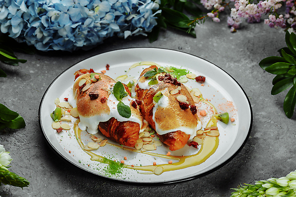 포토 JPG 해외이미지 전통 접시 음식 백그라운드 탁자 아침 디저트 요리 사람없음 목재 갈색 노란색 초콜릿 식사 펼침 카페 빵집 껍질 흰색 신선 황금 달콤 맛 아침식사 설탕 굽기 먹기 크림 오브젝트 시럽 와플 프랑스어 점심식사 고립 단절 번 페스츄리 핸드메이드 캐러멜 맛있는 해외202309 해외포토 주간 나무 문자 식기 빵 컬러 가구 컨셉 재료 모션 상점 구이 파일형식