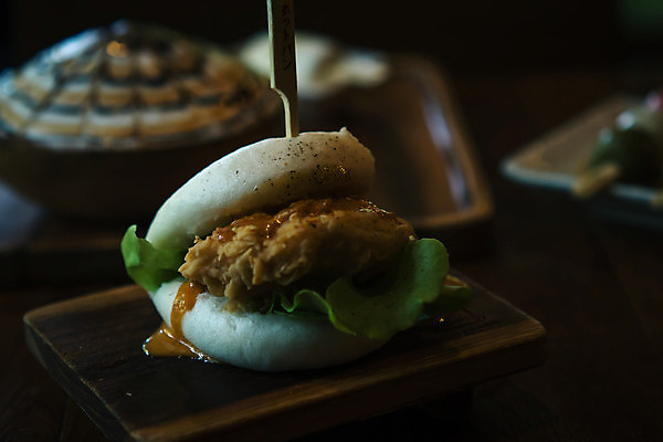 포토 JPG 해외이미지 전통 접시 아시아 백그라운드 채소 태국 패스트푸드 샌드위치 건강 육류 돼지고기 요리 동양인 사람없음 초록색 중식 식당 일본 식사 저녁식사 중국 당근 흰색 신선 맛 수증기 대만 먹기 점심식사 길거리음식 번 일본음식 플랫레이 맛있는 해외202309 해외포토 식기 나라 음식 빵 컬러 컨셉 식재료 모션 뿌리채소 인종 상점 플랫 인스턴트 파일형식