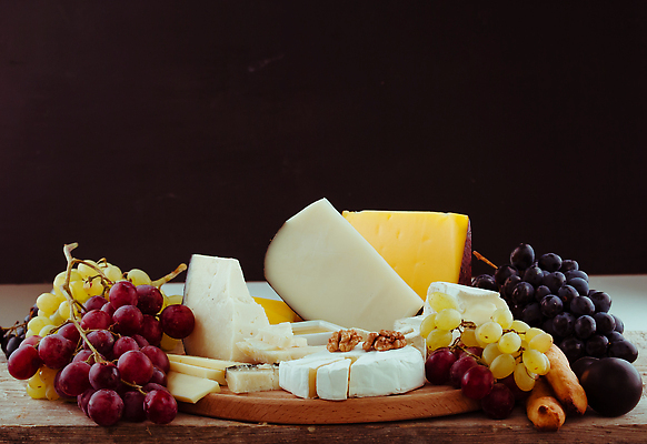 포토 JPG 해외이미지 접시 유럽 문화 음식 조각 백그라운드 과일 탁자 포도 염소 치즈 실내 건강 사람없음 목재 빨간색 식사 저녁식사 침묵 이탈리아 우유 프랑스 흰색 그룹 변화 고급 우아함 선택 널 천 배열 먹기 스위스 오브젝트 상쾌 부드러움 프랑스어 구성 식품점 해외202309 해외포토 나무 문자 식기 감정 나라 컬러 가구 컨셉 재료 포유류 모션 유제품 내부 상점 소리 직물 감각 파일형식