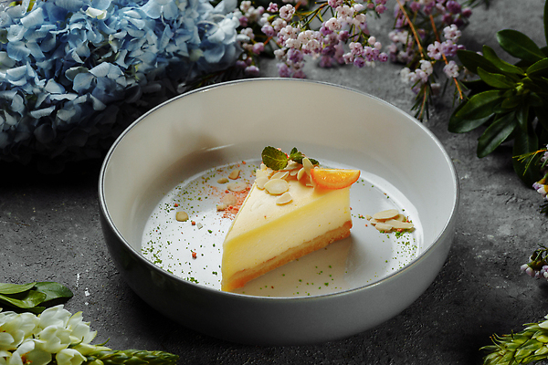 포토 JPG 해외이미지 모양 접시 열매 음식 조각 백그라운드 부분 탁자 딸기 디저트 치즈 건강 요리 사람없음 목재 빨간색 케이크 식당 카페 빵집 흰색 신선 클래식 달콤 맛 설탕 굽기 민트 크림 뉴욕 산딸기 바닐라 타르트 페스츄리 핸드메이드 솔깃 맛있는 해외202309 해외포토 나무 식물 식기 빵 컬러 가구 컨셉 과일 재료 유제품 상점 미국 구이 허브 파이_빵 파일형식