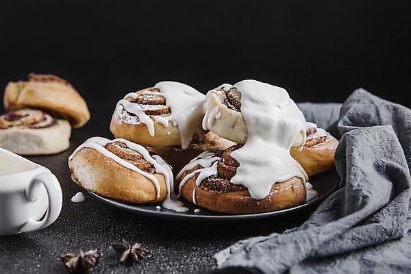 포토 JPG 해외이미지 접시 음식 빵 디저트 요리 사람없음 하이앵글 케이크 주방 수확 덮개 시골 레인지 뜨거움 클래식 오븐 달콤 맛 냄비 설탕 굽기 철 복고 롤 밀가루 성분 솜털 시나몬 옛날 철강 맛있는 해외202309 해외포토 식기 뷰포인트 컨셉 농업 가전제품 뚜껑 솥 가루 구이 파일형식