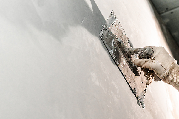 포토 JPG 해외이미지 손 남자 산업 벽 표면 노동자 바닥 주택 건설업 사람없음 건물 가로 물 인테리어 환경 건설현장 작업 붓기 수리 홍수 모종삽 시멘트 업무과다 멀리 방수 석고 조작 콘크리트 건설근로자 해외202309 해외포토 자연요소 직업 건축물 디자인 모션 사람 신체부위 업무 자연재해 삽 파일형식