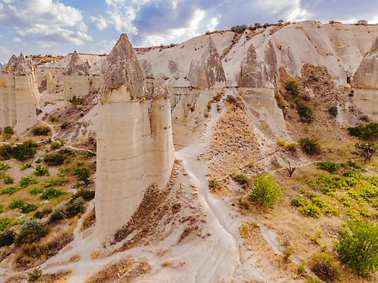 포토 JPG 해외이미지 구름 여행 하늘 풍경 사람없음 야외 기암괴석 튀르키예 해외202309 해외포토 자연요소 아시아 바위_돌 파일형식