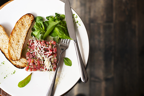 포토 JPG 해외이미지 그릇 접시 음식 빵 컬러 조각 잎 채소 재료 치즈 건강 육류 돼지고기 스테이크 요리 사람없음 목재 빨간색 식당 검은색 식사 저녁식사 샐러드 소고기 흰색 신선 허브 향신료 준비 상쾌 유기농 날것 레시피 시금치 로즈메리 백자 해외202309 해외포토 나무 식물 식기 웰빙 감정 식재료 유제품 서양음식 상점 도자기 향미료 파일형식