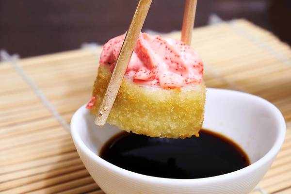 포토 JPG 해외이미지 전통 라이프스타일 문화 음식 다이어트 젓가락 밥 요리 동양인 사람없음 세트 식당 일본 초밥 신선 잡기 바 사발 해산물 대나무 메뉴 날것 롤 모음 점심식사 대두 식품점 저칼로리 맛있는 해외202309 해외포토 나무 아시아 모션 수저 건강 인종 한글 생활 상점 식사 사기그릇 일본음식 파일형식