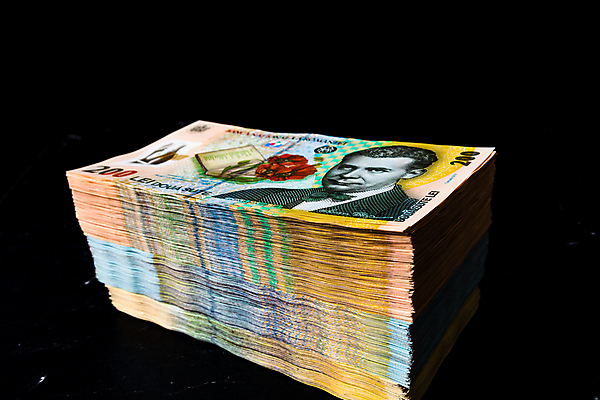 포토 JPG 해외이미지 백그라운드 컨셉 지폐 돈 비즈니스 사람없음 금융 경제 저축 재산 투자 환율 루마니아 부정부패 유럽연합 해외202309 해외포토 유럽 파일형식