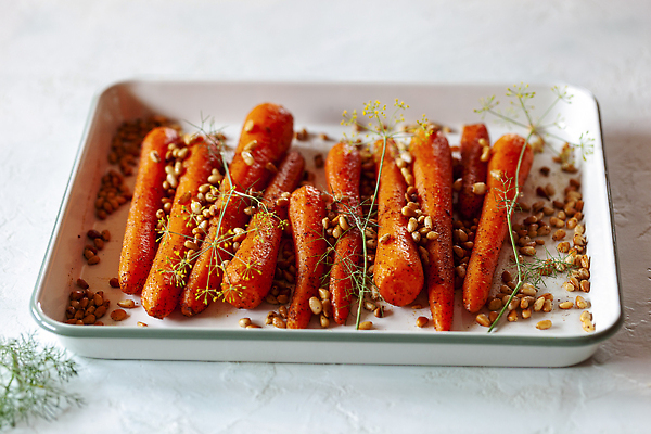 포토 JPG 해외이미지 전통 음식 컬러 다이어트 채소 오렌지 재료 탁자 서브 요리 사람없음 옆모습 장식 빨간색 빛 컬러풀 주방 식당 식사 당근 추위 견과류 튀김 직물 소나무 면 고명 굽기 허브 향신료 메뉴 준비 올리브 레시피 후추 내추럴 끓이기 전국 전문 핸드메이드 스타일 해외202309 해외포토 나무 식물 열매 뷰포인트 가구 과일 모션 뿌리채소 건강 상점 구이 향미료 파일형식