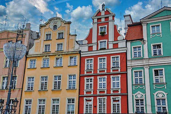 포토 JPG 해외이미지 외관 여행 건축양식 풍경 사람없음 야외 건물 도시풍경 여행객 도시 역사 정사각형 장면 광택 타운 폴란드 랜드마크 브로츠와프 옛날 해외202309 해외포토 도형 건축물 건축 유럽 사람 파일형식
