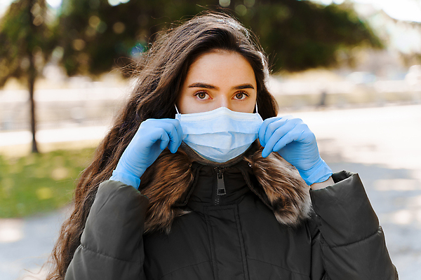 포토 JPG 해외이미지 손 여자 아시아 얼굴 여행 비즈니스 거리 건강 가면 마스크 한명 사람 동양인 우주 중국 고통 바이러스 보호 질병 공항 군중 예방 감염 번짐 일반 인플루엔자 전염병 터미널 통근 사스 코로나바이러스 해외202309 해외포토 1 감정 나라 컨셉 의학 교통시설 인종 신체부위 출근 파일형식 효과