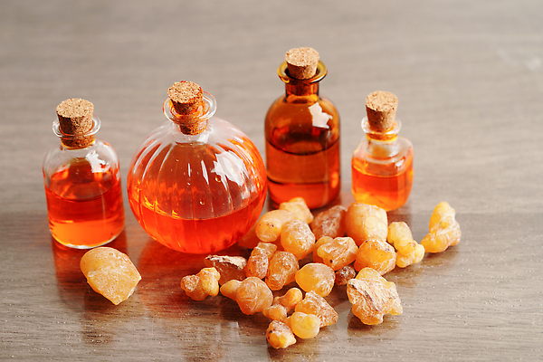 포토 JPG 해외이미지 사람없음 쌓기 향수 향 아로마테라피 오일병 유향 해외202309 해외포토 모션 화장품 향료 테라피 파일형식