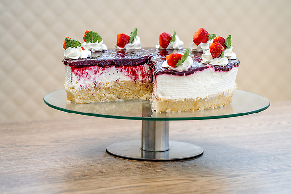 포토 JPG 해외이미지 접시 음식 조각 결혼 백그라운드 잎 과일 탁자 딸기 휴가 디저트 건강 요리 이벤트 사람없음 장식 빨간색 뷰티 파티 케이크 주방 식사 봄 빵집 흰색 신선 생일 달콤 맛 굽기 크림 타르트 페스츄리 핸드메이드 맛있는 해외202309 해외포토 식물 식기 계절 기념일 빵 컬러 가구 컨셉 상점 구이 파이_빵 파일형식