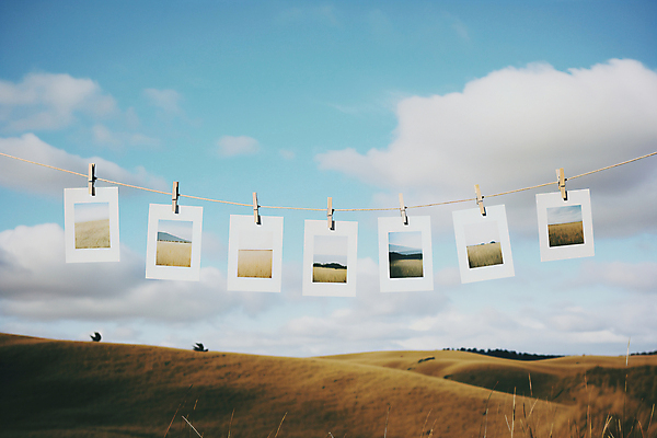 JPG 구름 편집이미지 계절 자연 집게 풍경 사람없음 디지털합성 폴라로이드사진 감성 걸기 편집실사 AI포토 AI콘텐츠 자연요소 컨셉 모션 CG 생태계 폴라로이드 파일형식