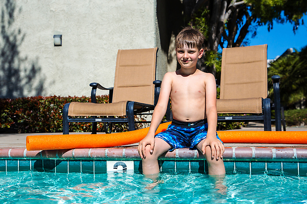 포토 JPG 해외이미지 행복 안경 어린이 스포츠 놀이 성공 휴가 휴식 고글 따뜻함 건강 한명 웃음 소년 야외 물 선글라스 태양 수영 기쁨 젖음 떨어짐 시원함 국수 휴양지 형제 해외202309 해외포토 자연요소 1 잡화 남자 감정 음식 컨셉 가족 표정 사람 장소 수상스포츠 면류 파일형식