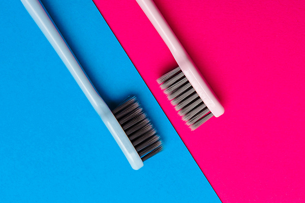 포토 JPG 해외이미지 사람없음 회색 두개 양치 칫솔 오브젝트 나란히 양치도구 해외202309 해외포토 컬러 2 위생용품 청결 파일형식