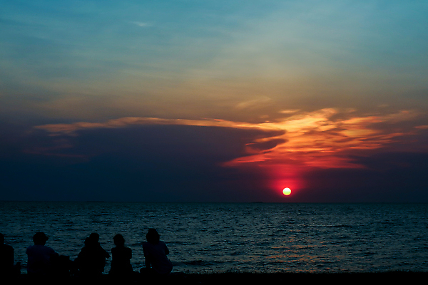 포토 JPG 해외이미지 응시 여자 남자 행복 실루엣 어린이 바다 여행 백그라운드 가족 자연 하늘 휴가 함께함 서기 사람 소년 사람없음 물 여름 친구 반려동물 컬러풀 햇빛 태양 뷰티 파티 점프 일몰 새벽 우정 기쁨 축하 신선 그룹 황금 개 저녁 하와이 해외202309 해외포토 자연요소 동물 시선 계절 감정 컬러 컨셉 포유류 관계 모션 촬영기법 이벤트 노을 미국 야간 생태계 파일형식