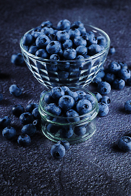 포토 JPG 해외이미지 접시 열매 음식 백그라운드 컨셉 농업 다이어트 과일 재료 디저트 건강 사람없음 물 여름 파란색 검은색 어둠 주스 젖음 수확 시골 신선 사발 달콤 맛 떨어짐 유기농 블루베리 날것 비타민 바이오 숙성 채식주의자 디톡스 맛있는 해외202309 해외포토 자연요소 식물 식기 웰빙 계절 산업 음료 컬러 사기그릇 채식 영양소 파일형식