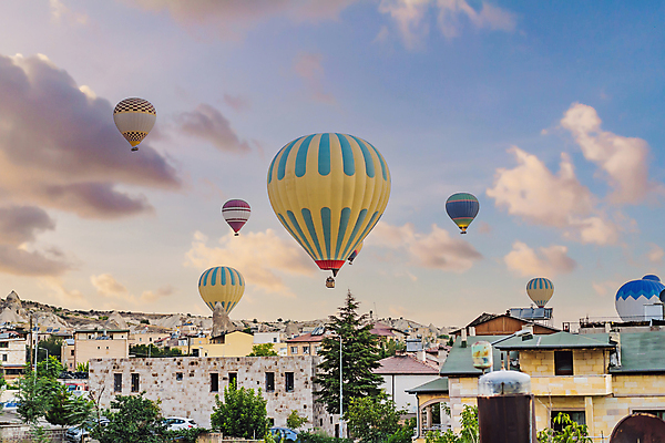 포토 JPG 해외이미지 여행 하늘 사람없음 야외 건물 마을 일몰 로맨틱 열기구 비행 튀르키예 해외202309 해외포토 건축물 아시아 컨셉 항공교통 노을 파일형식