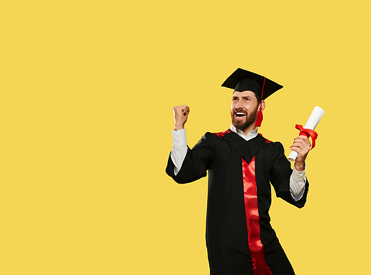 포토 JPG 해외이미지 백인 학생 응시 교육 남자 행복 졸업 성공 수염 갈색머리 고등학교 한명 서기 사람 소년 성인 야외 기쁨 축하 잡기 가운 졸업장 대학교 주인 고립 총각 해외202309 해외포토 서양인 1 헤어스타일 시선 옷 감정 어린이 컨셉 학교 모션 파일형식