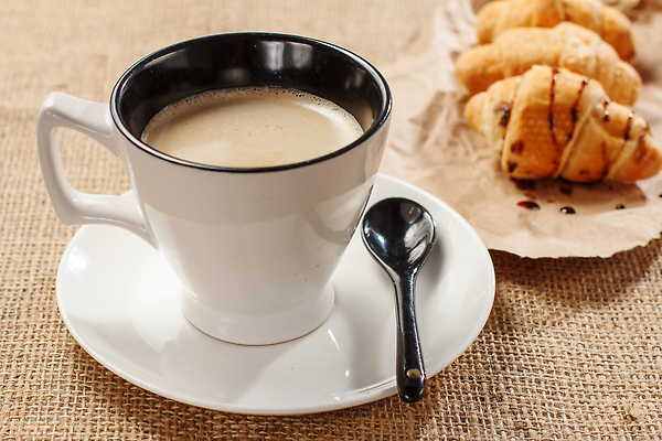 포토 JPG 해외이미지 종이 커피 음료 음식 백그라운드 탁자 아침 디저트 사람없음 목재 컵 갈색 초콜릿 검은색 식사 카페 덮개 신선 뜨거움 아침식사 삼베 컵받침 아로마 에스프레소 카페인 페스츄리 맛있는 해외202309 해외포토 주간 나무 식기 빵 컬러 가구 재료 상점 뚜껑 받침대 파일형식 천_직물