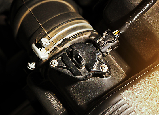 포토 JPG 해외이미지 디자인 산업 부분 교통시설 자동차 사람없음 검은색 힘 기계 장비 흐름 무대 수리 콘센트 플러그 오브젝트 서비스 속도 시스템 튜브 엔진 정비공 공학 모터 섞기 센서 옛날 자동 해외202309 해외포토 교육 육상교통 컬러 교통 컨셉 기술자 시설 파일형식