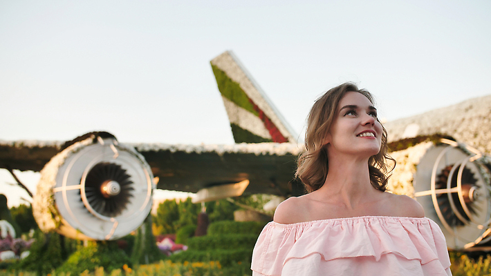 포토 JPG 해외이미지 식물 디자인 공원 꽃 컬러 여행 백그라운드 꽃무늬 자연 하늘 비행기 미술 한명 잔디 야외 장식 초록색 컬러풀 뷰티 정원 활발 벚꽃 만 개화 기적 데이지 식물원 장면 동쪽 아랍에미리트 두바이 랜드마크 해외202309 해외포토 1 공공시설 컨셉 무늬 중동 항공교통 문화예술 대중교통 사람 방향 생태계 파일형식