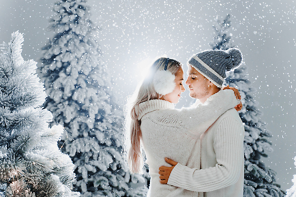 포토 JPG 해외이미지 커플 계절 여자 남자 행복 크리스마스 2 겨울 가족 관계 포옹 휴가 새해 주택 함께함 선물 사랑 미소 사람 두명 손잡기 산책 추위 흰색 시골 축하 떨어짐 회전 교외 크리스마스이브 폭설 해외202309 해외포토 기념일 감정 컬러 컨셉 안기 모션 휴식 눈_날씨 표정 건물 자연재해 파일형식