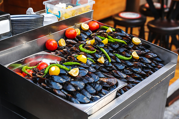 포토 JPG 해외이미지 전통 접시 문화 음식 바다 다이어트 밥 조개 거리 이스탄불 건강 어류 요리 사람없음 식당 검은색 식사 저녁식사 껍질 신선 시장 맛 인스턴트 지중해 레몬 해산물 날것 홍합 칠면조 점심식사 폭식 길거리음식 영양분 인기 맛있는 튀르키예 해외202309 해외포토 식기 아시아 컬러 컨셉 과일 조류 어패류 상점 수중동물 파일형식