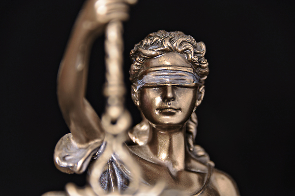 포토 JPG 해외이미지 종이 조각 건축양식 추상 저울 사람없음 사무실 조각상 심볼 눈금 법 재판 청동 법관 공정 판결 천연기념물 변호사 고립 법정 시각장애인 여신 정부 평등 해외202309 해외포토 직업 건축 컨셉 무늬 비즈니스 조형물 장애인 법률가 파일형식