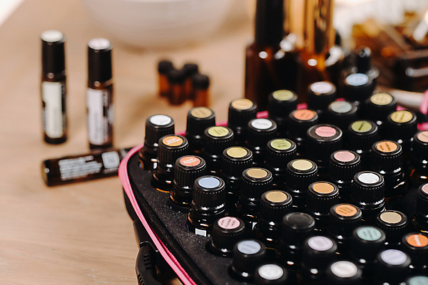 포토 JPG 해외이미지 재료 탁자 종류 사람없음 세트 화장품 다양 오일 아로마테라피 테라피 해외202309 해외포토 음식 가구 다수 뷰티 파일형식