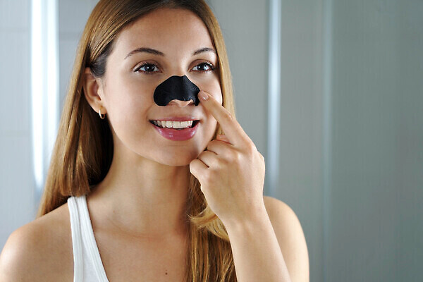 포토 JPG 해외이미지 모델 웰빙 응시 얼굴 부분 주택 건강 가면 한명 치료 뷰티 검은색 줄무늬 화장품 거울 욕실 신선 씻기 상품 매끈함 피부 만족 피부관리 코 숯 여드름 깊이 돌봄 위생관리 카피스페이스 신청 탄소 해외202309 해외포토 1 시선 감정 컬러 무늬 의학 모션 관리 사람 건물 신체부위 청결 공백 감각 파일형식