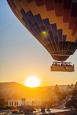 포토 JPG 해외이미지 여행 하늘 야외 건물 일몰 로맨틱 열기구 비행 군중 튀르키예 해외202309 해외포토 건축물 아시아 컨셉 항공교통 사람 노을 파일형식