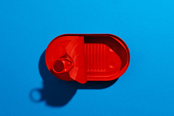 포토 JPG 해외이미지 백그라운드 사람없음 파란색 금속 오픈 화려 캔 팝아트 해외202309 해외포토 컬러 컨셉 재질 그림 파일형식