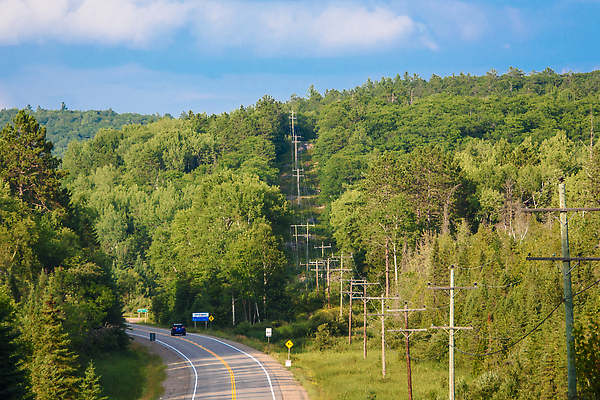포토 JPG 해외이미지 나무 공원 여행 백그라운드 건축양식 자연 하늘 거리 주택 풍경 사람없음 야외 목재 물 여름 파란색 뷰티 마을 시골 장면 타운 해외202309 해외포토 자연요소 식물 계절 공공시설 건축 컬러 재료 건물 도시 생태계 파일형식