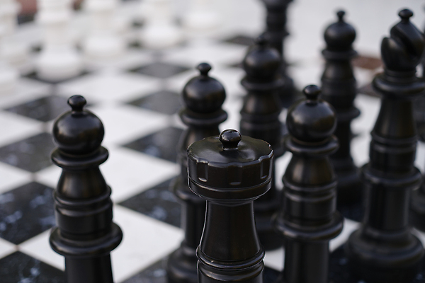 포토 JPG 해외이미지 스포츠 조각 백그라운드 컨셉 회사 비즈니스 모션 놀이 성공 설계 사람없음 목재 세트 숫자 검은색 힘 경쟁 도전 게임 흰색 우승 체스말 체스 선택 계획 대표 왕 경영자 싸움 체스판 전략 장군 여왕 사기꾼 승자 지능 토너먼트 필승 해외202309 해외포토 나무 직업 문자 컬러 재료 최고 말_게임 리더 파일형식