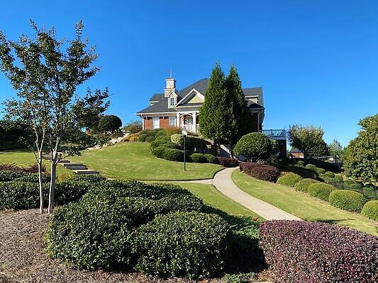 포토 JPG 해외이미지 나무 식물 자연 하늘 주택 풍경 사람없음 건물 정원 재산 맨션 관목 조경 해외202309 해외포토 건축물 금융 생태계 파일형식