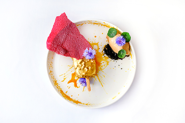 포토 JPG 해외이미지 접시 딸기 디저트 사람없음 분위기 무스 플레이팅 해외202309 해외포토 식기 음식 컨셉 과일 상차림 파일형식