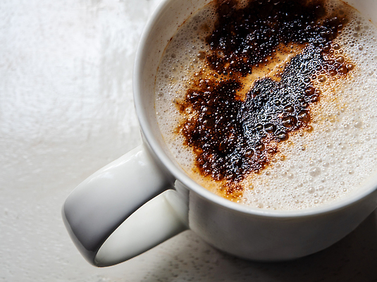 포토 JPG 해외이미지 커피 음료 음식 백그라운드 재료 디저트 미술 사람없음 컵 갈색 검은색 어둠 거품 카페 우유 머그컵 흰색 신선 뜨거움 닫기 달콤 맛 아침식사 정상 커피잔 가루 먹기 뿌리기 크림 흰배경 질감 냄새 카푸치노 카페인 맛있는 해외202309 해외포토 식기 컬러 컨셉 모션 문화예술 잔 유제품 상점 식사 파일형식