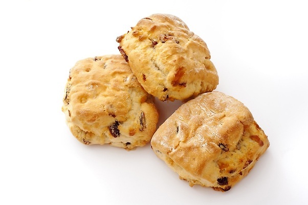 포토 JPG 해외이미지 음식 빵 과일 3 사람없음 아침식사 두루마리 굽기 흰배경 머핀 건포도 카피스페이스 해외202309 해외포토 백그라운드 포도 식사 공백 흰색 구이 건과일 파일형식