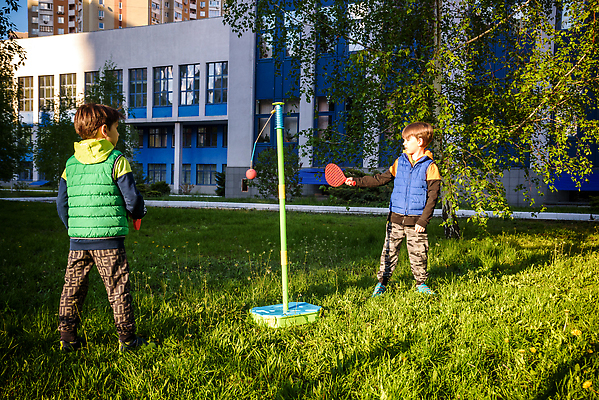 포토 JPG 해외이미지 행복 어린이 밧줄 스포츠 컬러 2 오렌지 공 놀이 사람 소년 야외 두명 초록색 친구 컬러풀 운동 갈색 노란색 금속 정원 맑음 검은색 기쁨 캠핑 수확 게임 뜨거움 원형 놀이터 배구 매듭 봉 고무 남동생 플레이어 해외202309 해외포토 도형 남자 감정 줄 농업 과일 관계 재질 레저 날씨 건강 구기 동생 파일형식