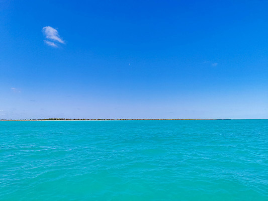 포토 JPG 해외이미지 바다 섬 여행 요트 자연 하늘 휴가 휴식 멕시코 항해 풍경 사람없음 초록색 물 여름 파란색 여행객 항구 만 보트 크루즈 플라밍고 방파제 이국적 칸쿤 터키석 파라다이스 해외202309 해외포토 자연요소 계절 공공시설 컬러 컨셉 북아메리카 배_교통 교통시설 조류 사람 보석 생태계 파일형식