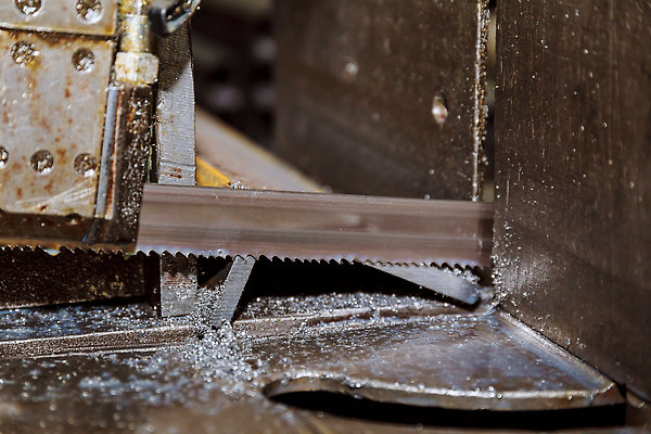 포토 JPG 해외이미지 직업 산업 공장 사람없음 금속 기계 장비 공구 악단 업무 칼날 제조 자르기 천 철 파이프 날것 날카로움 무거움 방법 자동 철강 커터 톱질 해외202309 해외포토 음악 공업 모션 재질 도구 직물 작업 무게 파일형식