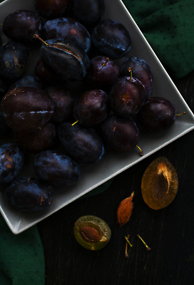 포토 JPG 해외이미지 나무 음료 음식 조각 백그라운드 다이어트 과일 건강 씨앗 사람없음 노란색 보라색 검은색 어둠 주스 젖음 원형 달콤 자르기 향기 엽서 캔버스 칼로리 자두 내추럴 보충 거짓말 깨짐 숙성 채식주의자 타르트 해외202309 해외포토 도형 식물 빵 컬러 컨셉 모션 맛 편지 채식 냄새 파이_빵 파일형식