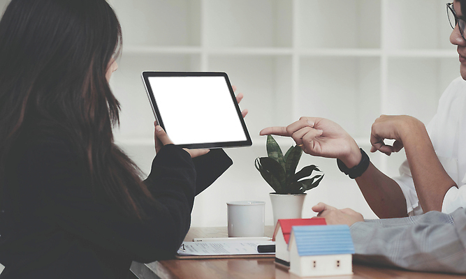 포토 JPG 해외이미지 모델 직업 손 디자인 산업 종이 컨셉 비즈니스 건축양식 탁자 아파트 주택 직장 한명 사람 내부 건물 금융 사무실 장비 업무 작업 비즈니스맨 그룹 엔지니어 재산 계획 건축가 디자이너 책상 그림 문서 청사진 공학 계약자 진짜 프로젝트 해외202309 해외포토 1 건축물 교육 남자 건축 가구 회사 신체부위 경제 직장인 기술자 계약 파일형식