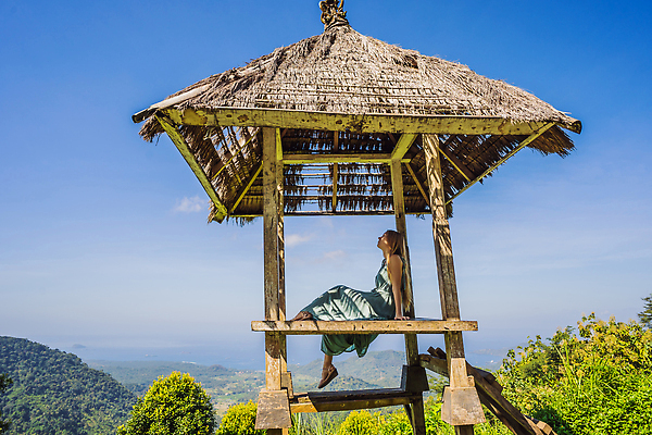 포토 JPG 해외이미지 백인 1 라이프스타일 공원 여자 아시아 선 바다 여행 포즈 신체 요가 태국 자연 호텔 아침 휴가 휴식 건강 한명 사람 앉기 풍경 잔디 야외 물 여름 운동 뷰티 평화 명상 조경 발리 위치 내추럴 파라다이스 해외202309 해외포토 주간 자연요소 서양인 식물 웰빙 계절 공공시설 나라 섬 컨셉 모션 숙소 생활 생태계 인도네시아 파일형식